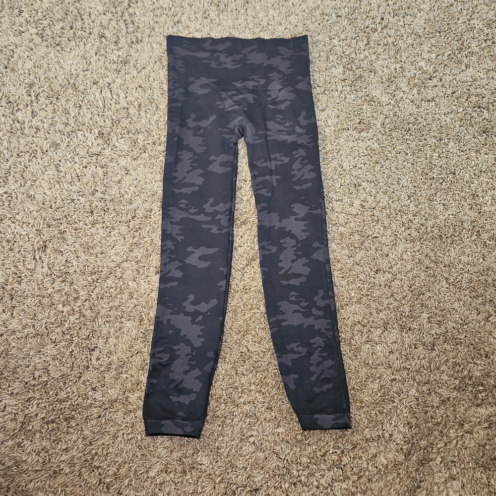 Spanx Leggings Womens Size Large Camo